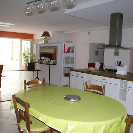 Spacieuse Maison De Village Climatisee Avec Jardin Patio Сasa de vacaciones