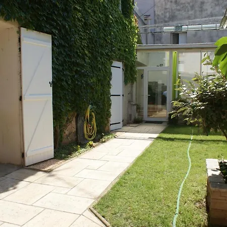 Spacieuse Maison De Village Climatisée Avec Jardin Patio