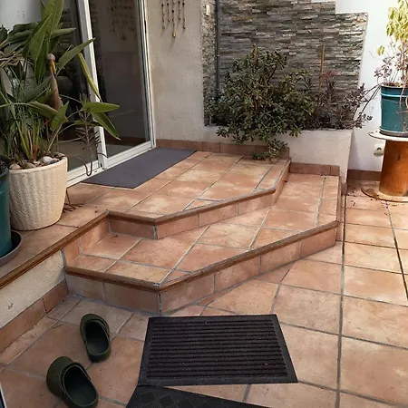 Prázdninový dům Spacieuse Maison De Village Climatisee Avec Jardin Patio Bessan