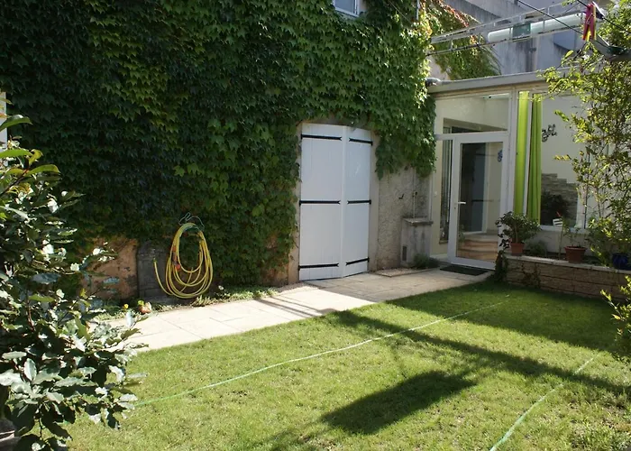 Tatil Evi Spacieuse Maison De Village Climatisee Avec Jardin Patio