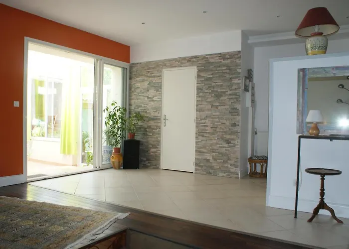 Tatil Evi Spacieuse Maison De Village Climatisee Avec Jardin Patio *