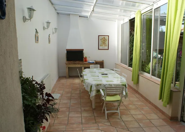 Tatil Evi Spacieuse Maison De Village Climatisee Avec Jardin Patio *
