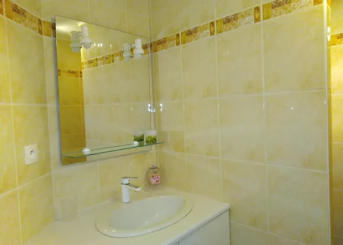 Tatil Evi Spacieuse Maison De Village Climatisee Avec Jardin Patio